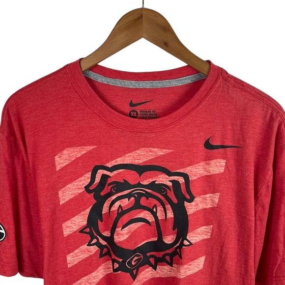 TS451 Men’s Nike Regular Fit Georgia Bulldogs Collegiate Athletic Sport Shirt XL - Picture 2 of 3
